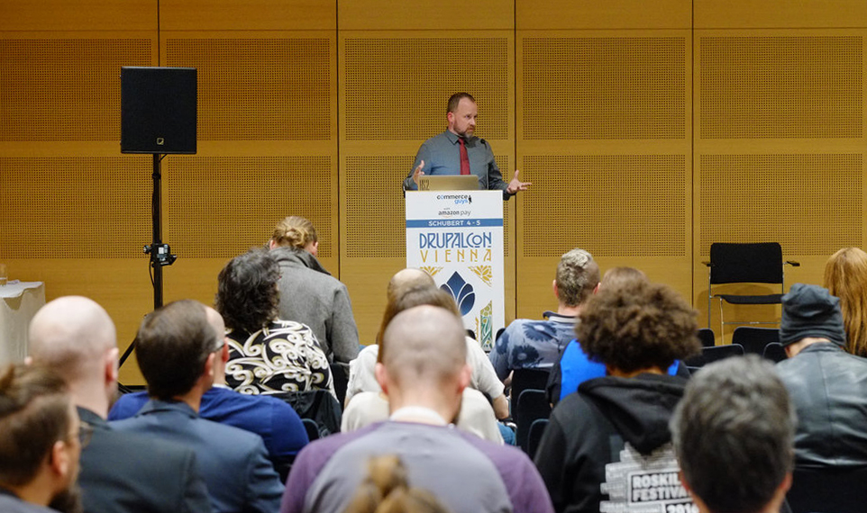 scott weston presenting at DrupalCon Viena